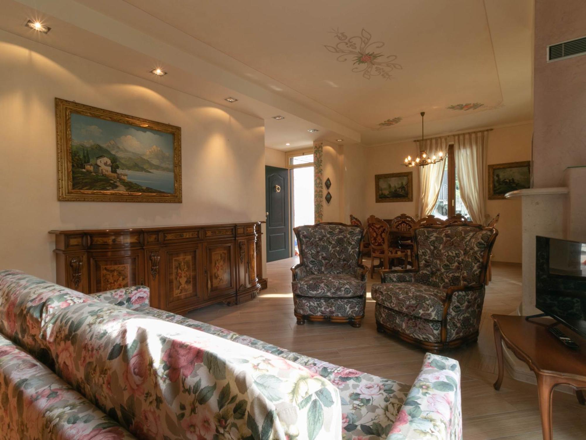 Villa Olcio - Al Lago Mandello del Lario Bagian luar foto
