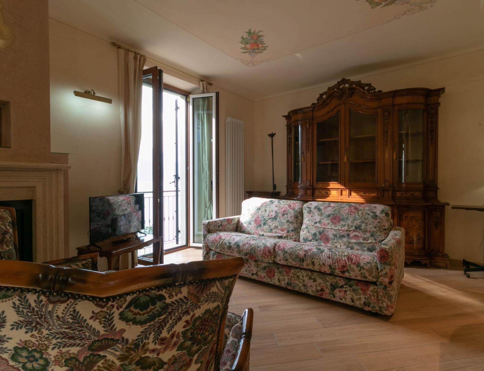 Villa Olcio - Al Lago Mandello del Lario Bagian luar foto